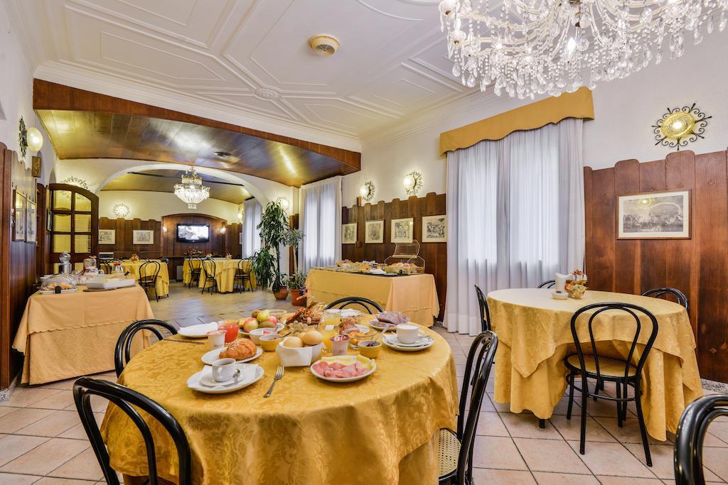 Hotel Don Abbondio Lecco Exterior foto