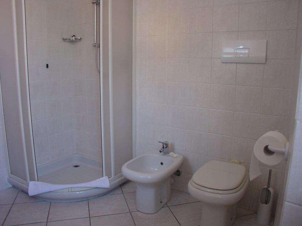 Hotel Don Abbondio Lecco Quarto foto