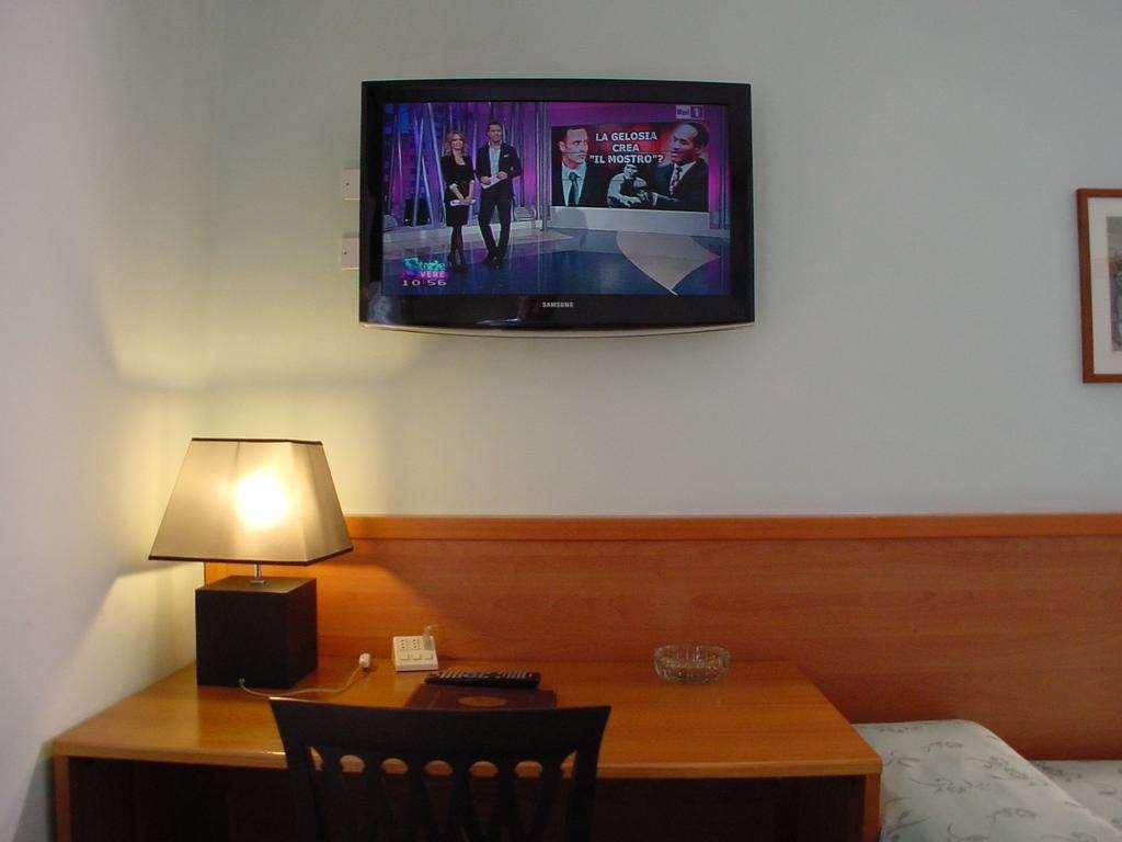 Hotel Don Abbondio Lecco Quarto foto